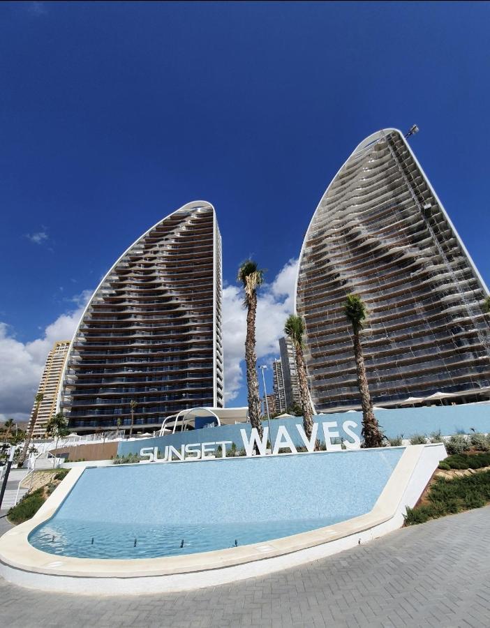 Sunset Waves Benidorm Apartment Bagian luar foto